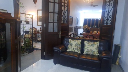 Dijual Rumah dengan kamar kos full furnished di lokasi nempel MRT Lebak Bulus
