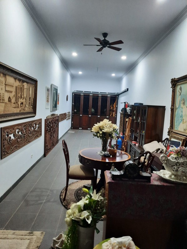 Dijual Rumah dengan kamar kos full furnished di lokasi nempel MRT Lebak Bulus