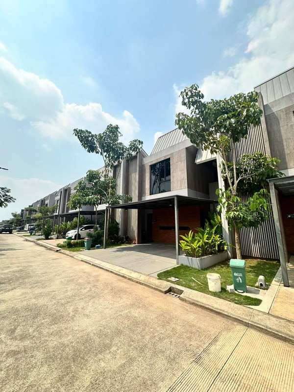 Rumah Bagus Semi Furnished di Telaga Kahuripan Bogor Dekat Tol Kayu Manis