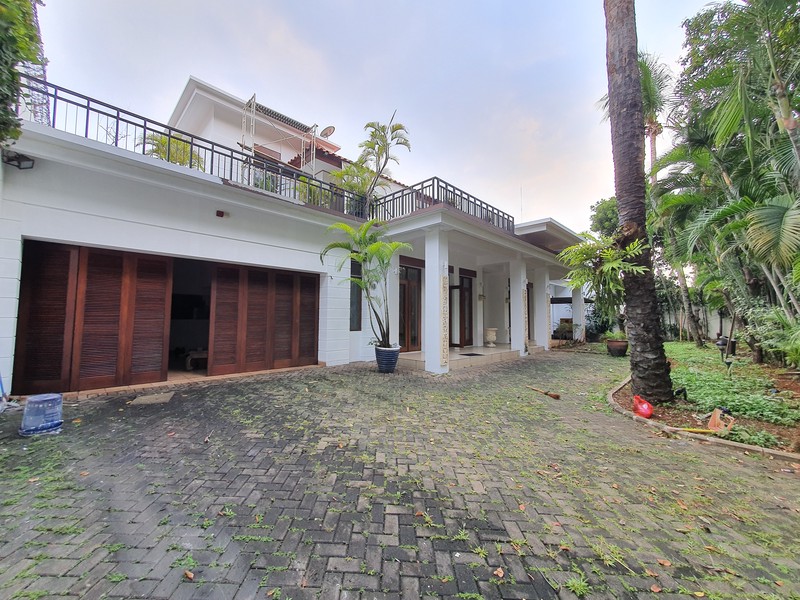 For rent Nice House in a Quite Area of SENOPATI