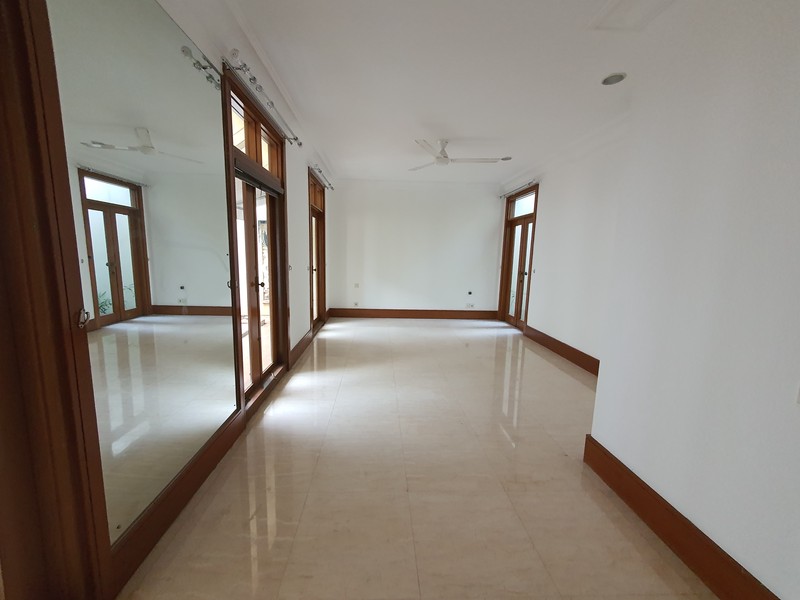 For rent Nice House in a Quite Area of SENOPATI