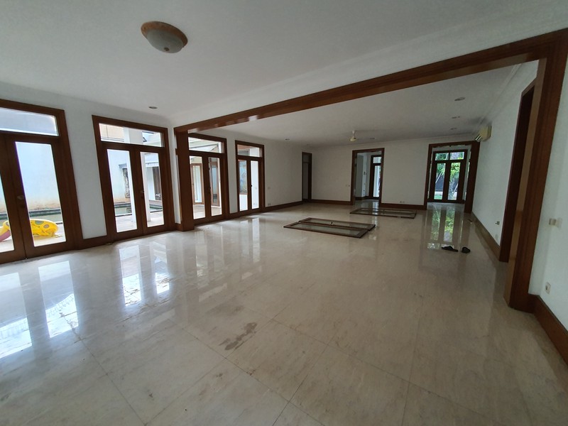 For rent Nice House in a Quite Area of SENOPATI