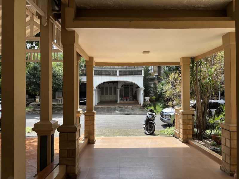 Super Murah! Rumah Kokoh 2.5 Lantai, Rapi Terawat di Kota Wisata Cibubur 