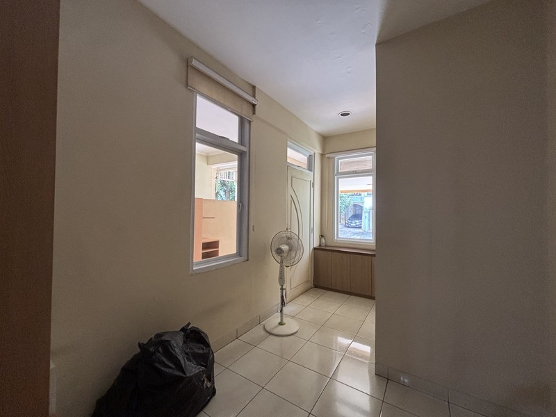 Super Murah! Rumah Kokoh 2.5 Lantai, Rapi Terawat di Kota Wisata Cibubur 