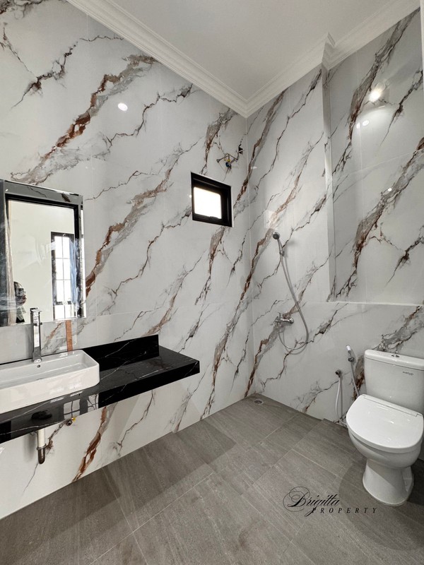 DIJUAL RUMAH BARU 2 LANTAI - BABATAN PANTAI, SURABAYA TIMUR