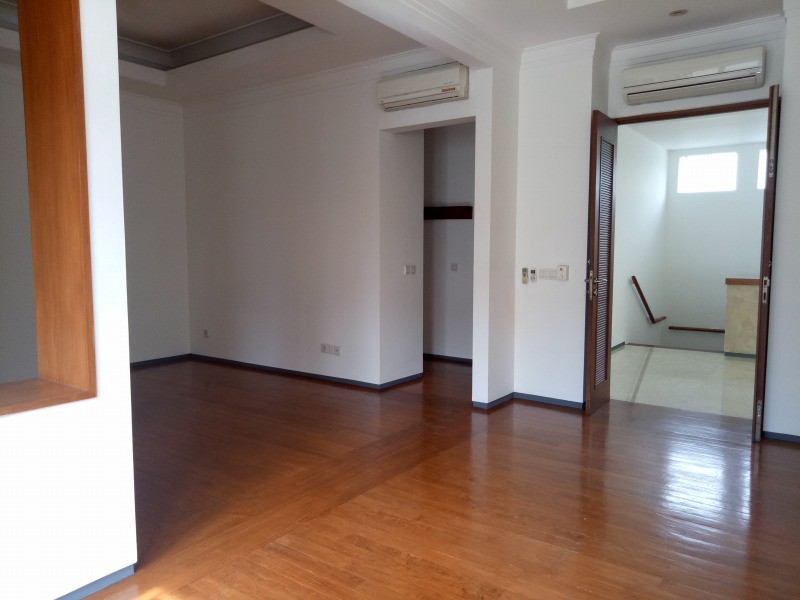 For rent Bright, Modern and Quite House in Senopati Area