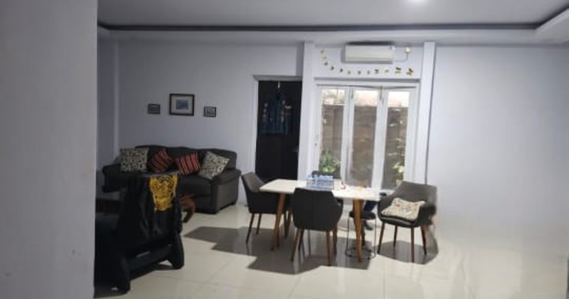 Di jual Rumah 3 lantai 