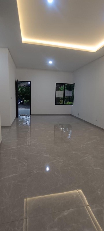 Rumah Bagus Di Jl Sutera Kirana, Cluster Sutera Kencana Alam Sutera