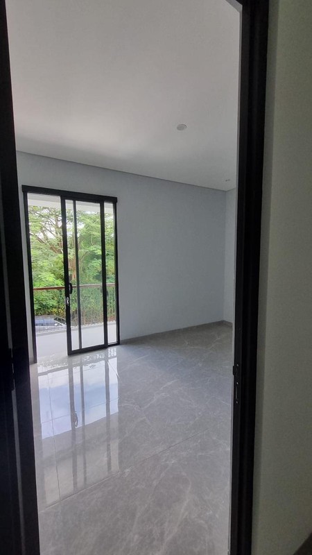 Rumah Bagus Di Jl Sutera Kirana, Cluster Sutera Kencana Alam Sutera