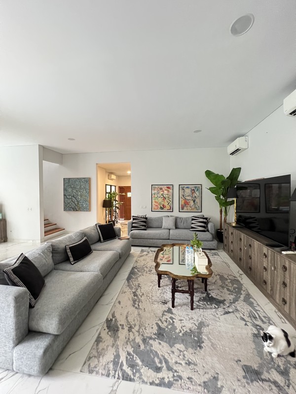 Rumah Homy, Bagus, Dilengkapi Kolam Renang di Bintaro Sektor 3