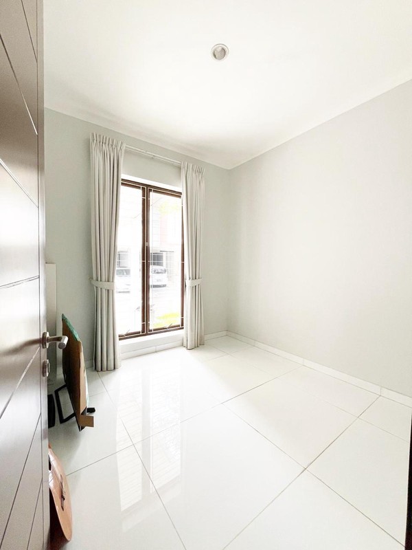 Rumah Bagus,dalam cluster,lingkungan bersih di Bintaro Jaya 9