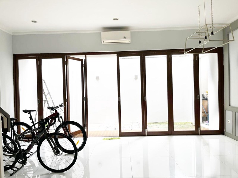 Rumah Bagus,dalam cluster,lingkungan bersih di Bintaro Jaya 9