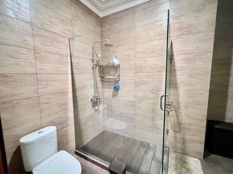 Rumah Mewah dengan lahan luas di cluster Bintaro Jaya Sektor 5