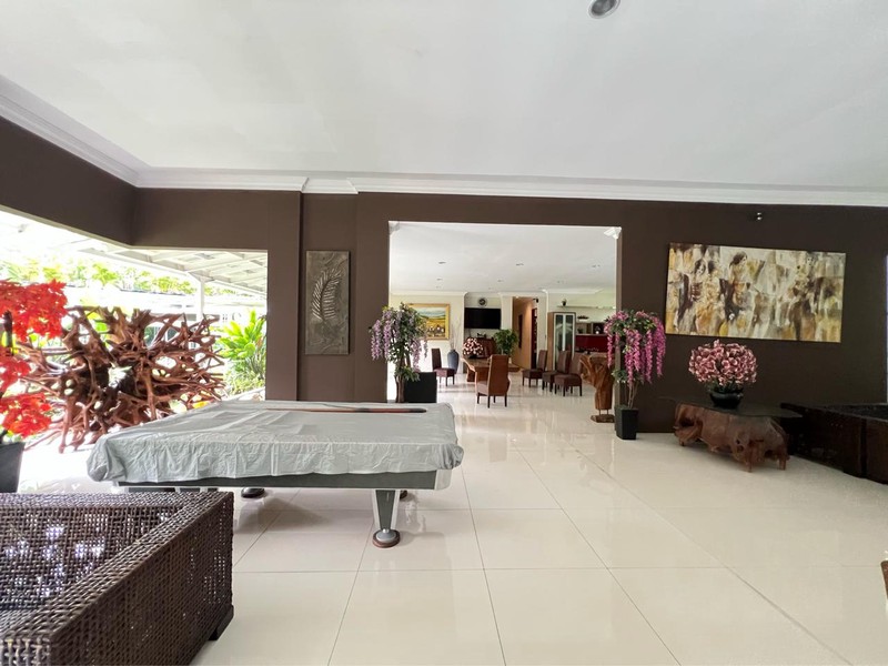 Rumah Mewah dengan lahan luas di cluster Bintaro Jaya Sektor 5