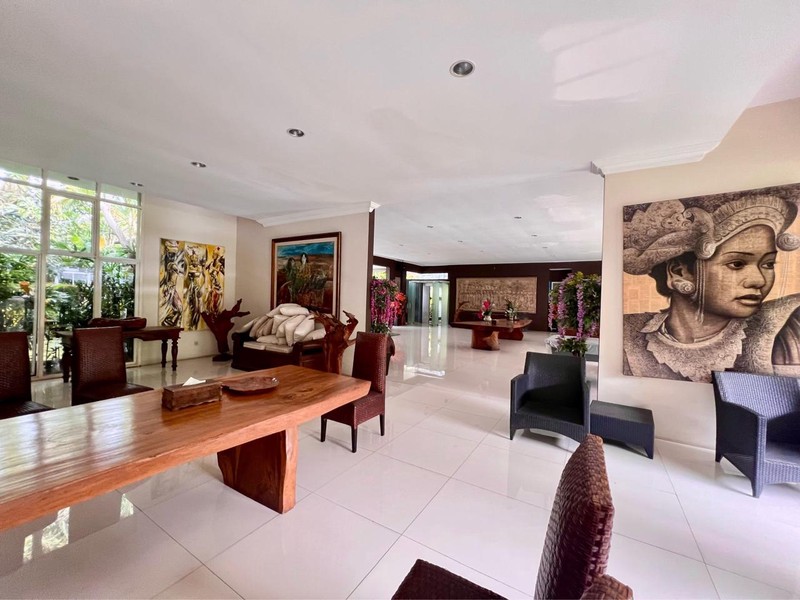 Rumah Mewah dengan lahan luas di cluster Bintaro Jaya Sektor 5