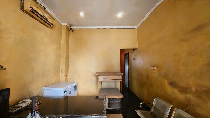 Dijual cepat Gedung 3.5 lantai di lokasi strategis di jalan Proklamasi,menteng Jakarta Pusat