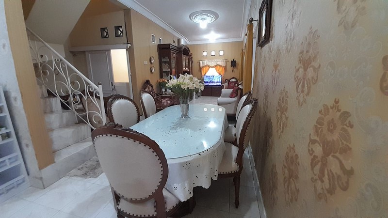 Rumah 2 Lantai Dijual Lokasi di Kramat Jati Jaktim