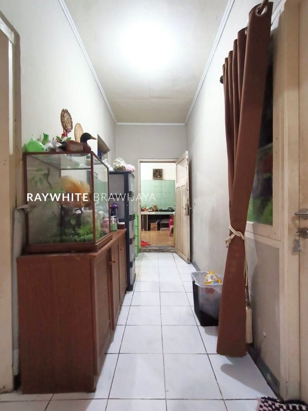 Rumah Tua Hitung Tanah Cocok untuk Kos-Kosan Area Radio Dalam