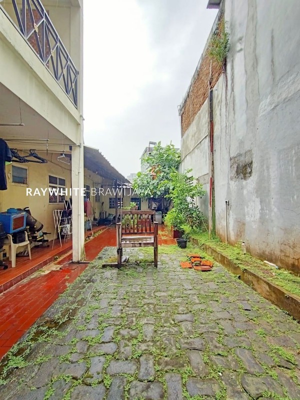 Rumah Tua Hitung Tanah Cocok untuk Kos-Kosan Area Radio Dalam