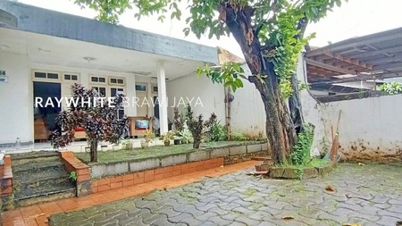 Rumah Tua Hitung Tanah Cocok untuk Kos-Kosan Area Radio Dalam