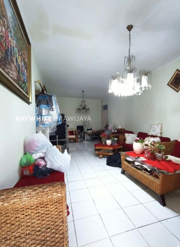 Rumah Tua Hitung Tanah Cocok untuk Kos-Kosan Area Radio Dalam