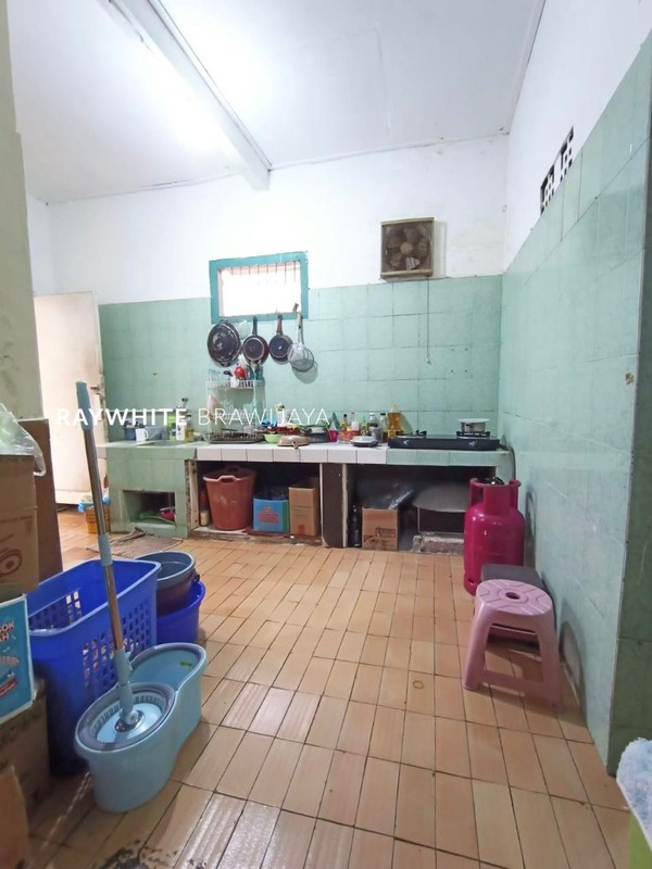 Rumah Tua Hitung Tanah Cocok untuk Kos-Kosan Area Radio Dalam