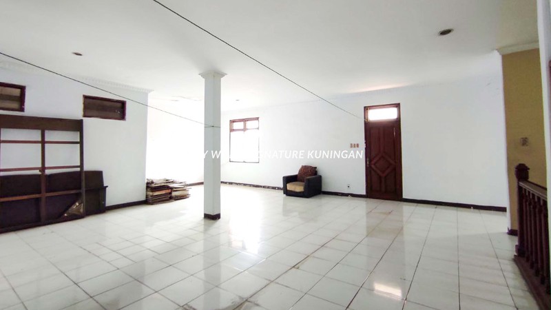 Rumah 4 Lantai di Jalan Benda Timur Kemayoran - Cocok untuk Rumah Kost 