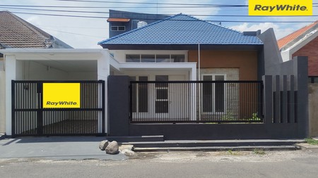 RUMAH 2,5 LANTAI SIAP HUNI , KT BANYAK @ NGAGEL JAYA TENGAH