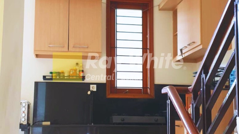 Rumah Istana Pasteur Regency Full Furnished