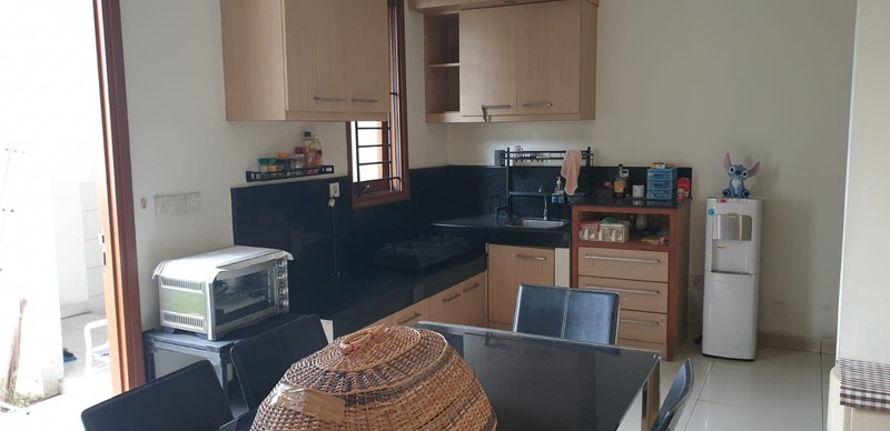 Rumah Istana Pasteur Regency Full Furnished