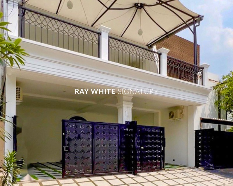 Rumah Full Furnished di Jl Alam Segar VII Lokasi Bagus