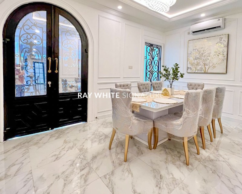 Rumah Full Furnished di Jl Alam Segar VII Lokasi Bagus