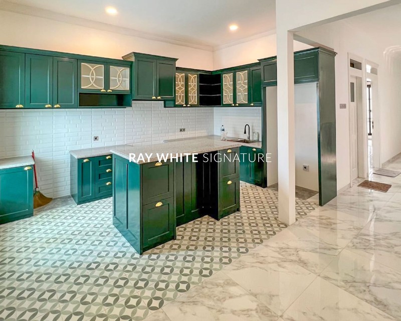 Rumah Full Furnished di Jl Alam Segar VII Lokasi Bagus