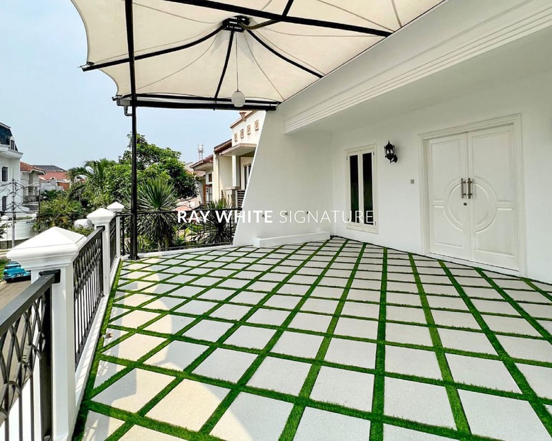 Rumah Full Furnished di Jl Alam Segar VII Lokasi Bagus