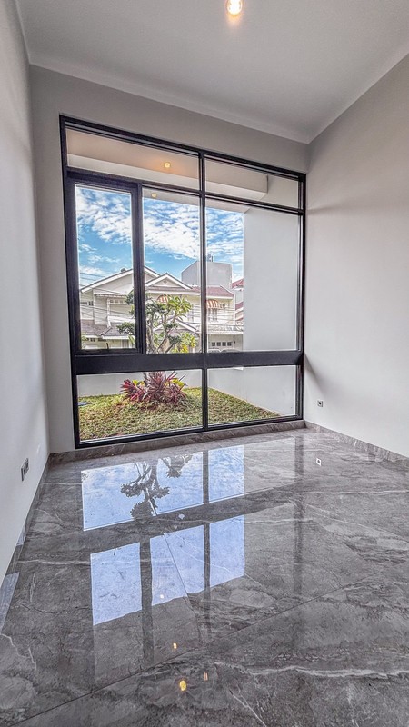 Rumah Mewah dan Modern 2 Lantai Ada Kolam Berenang @Bintaro