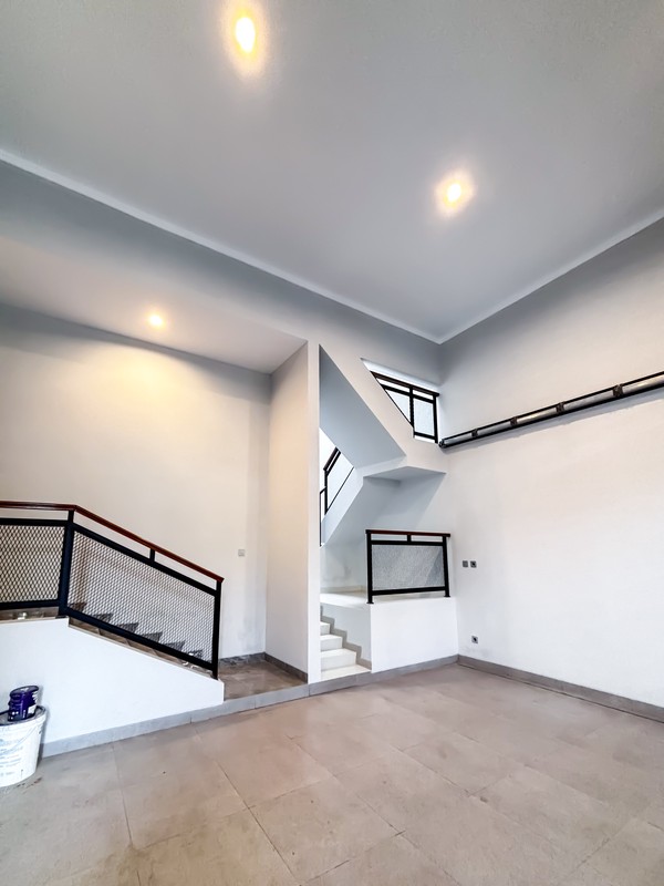 Rumah Mewah dan Modern 2 Lantai Ada Kolam Berenang @Bintaro