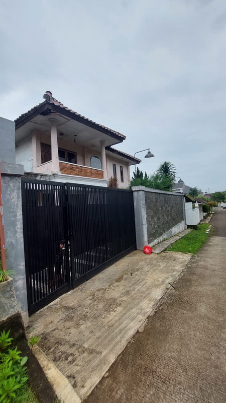 Rumah 2 Lantai, Bangunan kokoh, Lokasi strategis di Bintaro- Jaksel