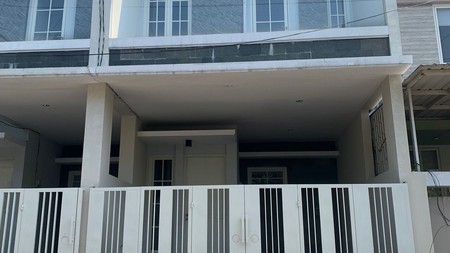 Dijual Rumah Baru Gress Siap Huni 2 Lantai di Mejoyo Selatan