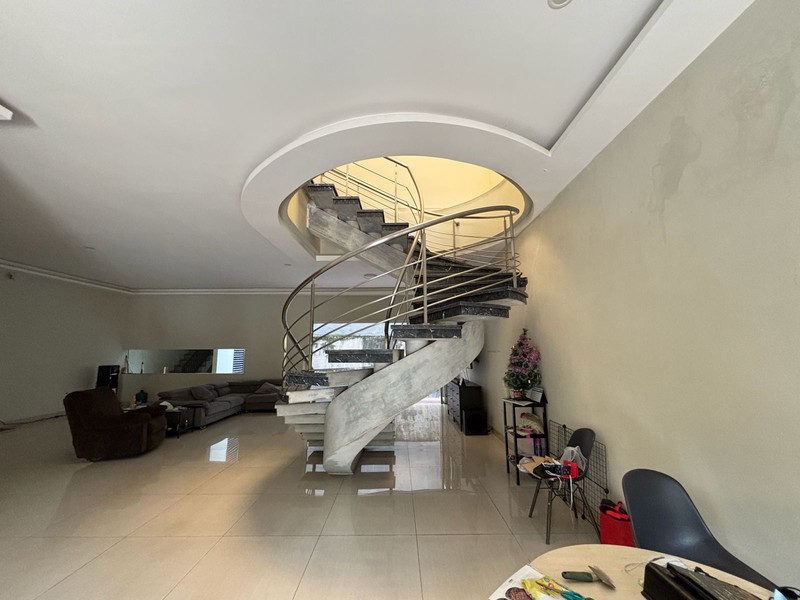 Rumah hunian mewah, nyaman, asri, dalam komplek dengan penjagaan 24 Jam