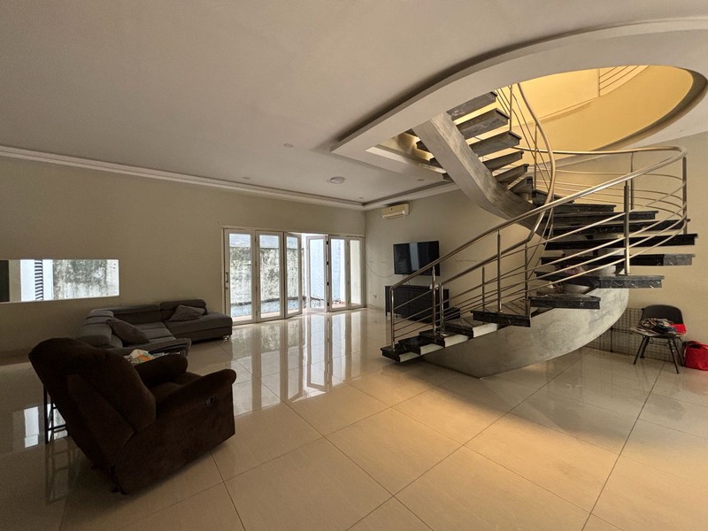 Rumah hunian mewah, nyaman, asri, dalam komplek dengan penjagaan 24 Jam