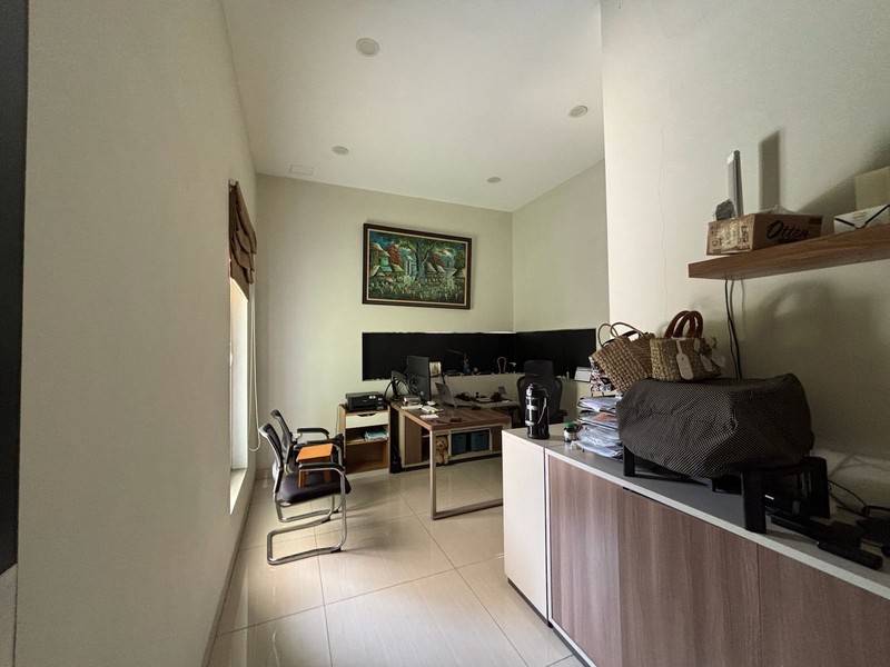 Rumah hunian mewah, nyaman, asri, dalam komplek dengan penjagaan 24 Jam