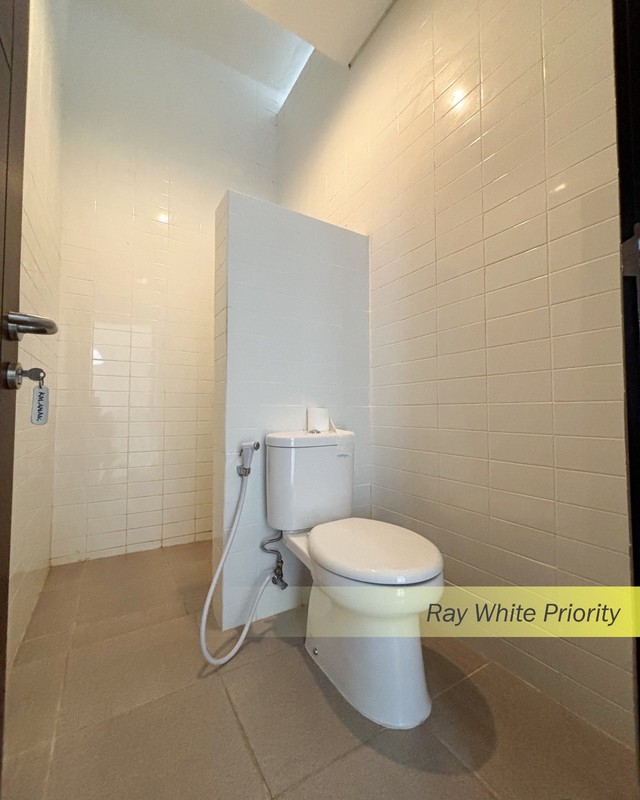 Rumah Brand New Minimalis Modern dengan Kolam Renang Pribadi - Komplek DPR Tangerang Selatan