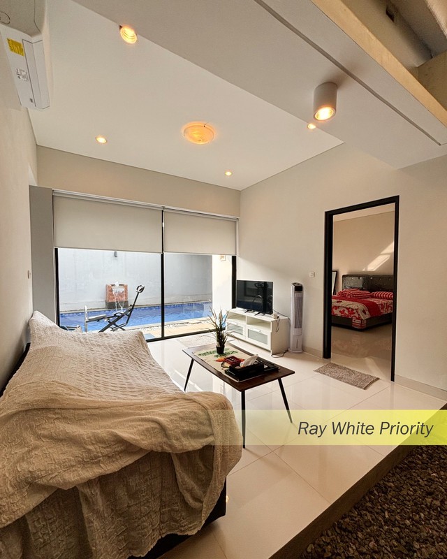 Rumah Brand New Minimalis Modern dengan Kolam Renang Pribadi - Komplek DPR Tangerang Selatan