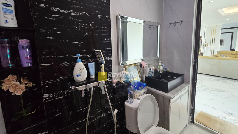 Rumah Lux American Modern di sayap Setiabudi