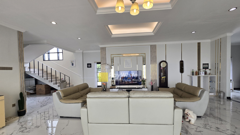 Rumah Lux American Modern di sayap Setiabudi