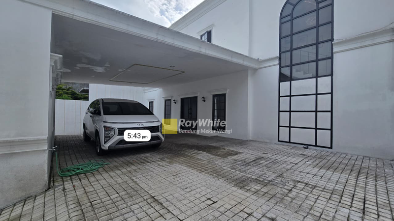 Rumah Lux American Modern di sayap Setiabudi