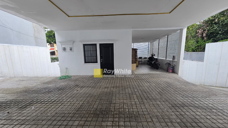 Rumah Lux American Modern di sayap Setiabudi