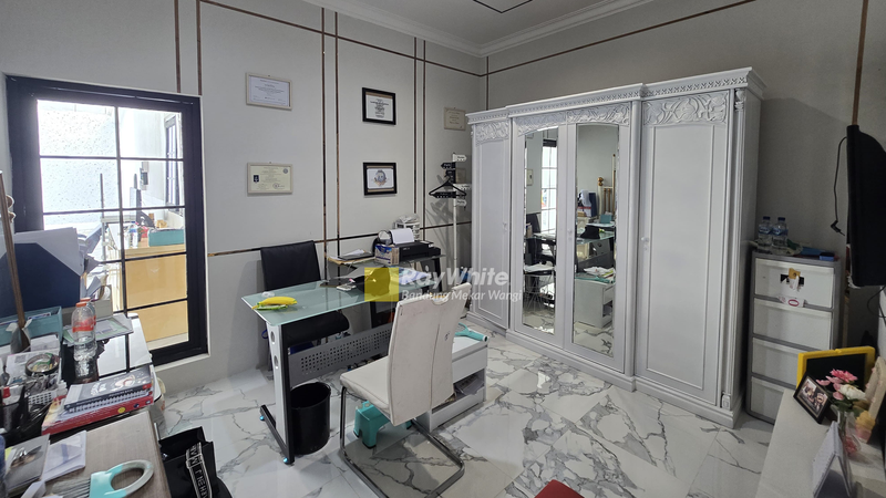 Rumah Lux American Modern di sayap Setiabudi