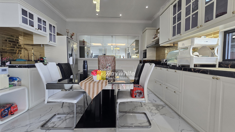 Rumah Lux American Modern di sayap Setiabudi