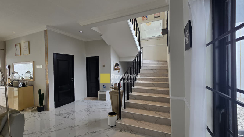 Rumah Lux American Modern di sayap Setiabudi